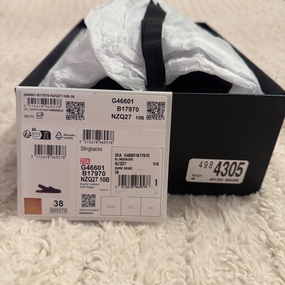 Authentic Chanel Shearling Slingback Loafers Metiers d’Art 2025 Collection - Picture 10 of 11